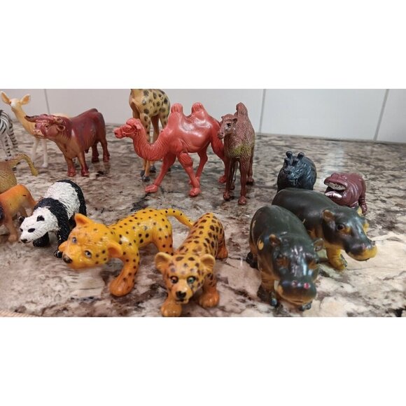 Lot Of 27 Animal Figurine Toys African Cel Hippo Zebra Pig Giraffe And More - Picture 5 of 16